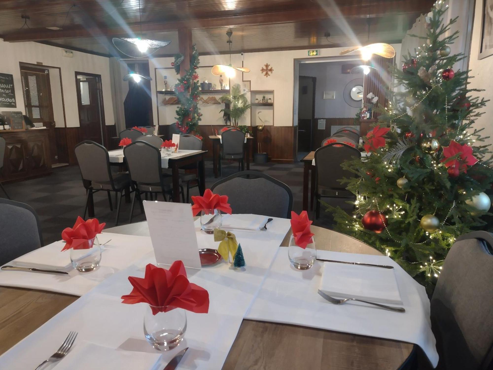 Auberge D'Ici Et D'Ailleurs Cressensac-Sarrazac Luaran gambar